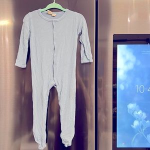 Kyte Baby Snap Footie Onesie in Slate size 6-12 month